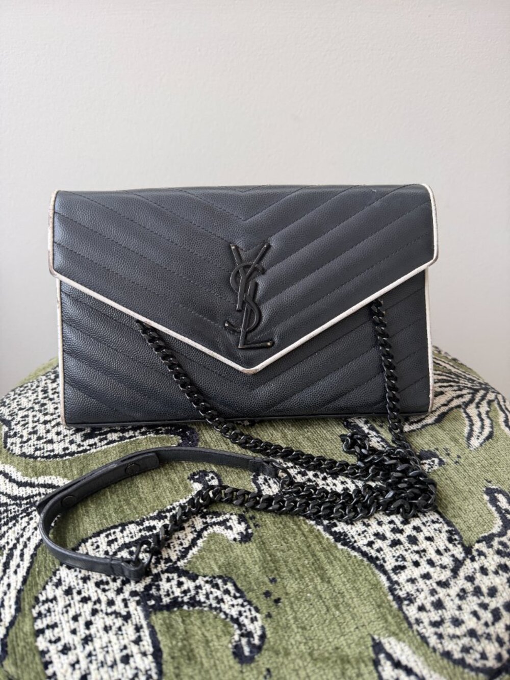 AUTHENTIC Yves Saint Laurent Cassandra Envelope Chain Shoulder Bag